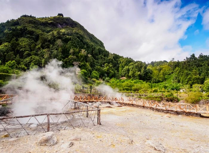 Details of the geothermal landscape in Furnas
